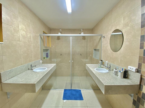 Imagem 17 de 30 de Guará 2 Sobrado Com +/- 450m² De Área Construída Em Um Terreno De 200m² De Área Total, São 7 Quartos Sendo 2 Suítes. - Villa132661