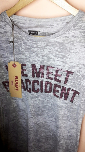 Remera Sky United Levis