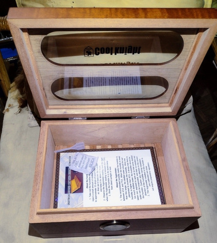 Imagen 6 de 10 de Humidor De Habanos 60 Puros Madera De Cedro Español + Yesque
