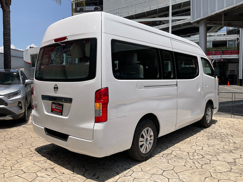 Nissan Urvan 2.5 15 Pas Amplia Aa Mt