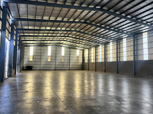 Nave Industrial 850 M2, En Rodriguez Peña Alquiler