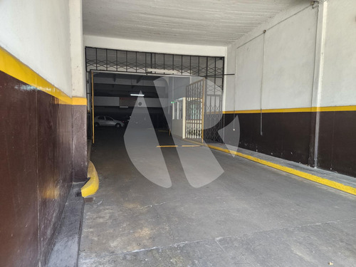 Cochera En Venta En Almagro