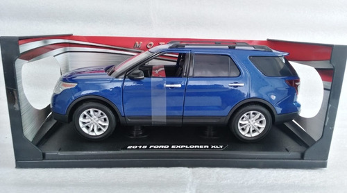 Ford Explorer Xlt 2015, Escala 1:18, 26cms Largo . Metalica