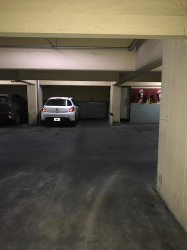 Imagen 6 de 9 de Cochera Zona Tribunales Venta O Alquiler