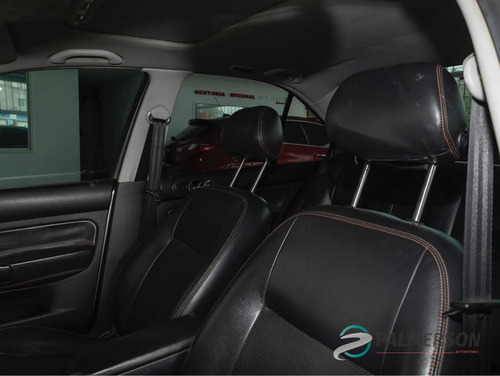 Imagen 9 de 9 de Volkswagen Bora 2010 1.8 Highline T 180cv Cuero