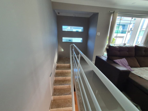 Imagem 10 de 15 de Casa A Venda Com 4 Quartos No Bairro Jardim Atlantico Em Florianopolis - V-82874
