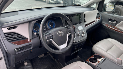 Toyota Sienna 3.5 Limited At