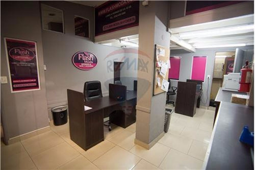 Imagen 6 de 30 de Venta Local Comercial Céntrico Y Casa A Estrenar!