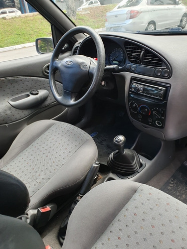 Imagem 10 de 10 de Ford Fiesta 2006 1.0 Street 5p