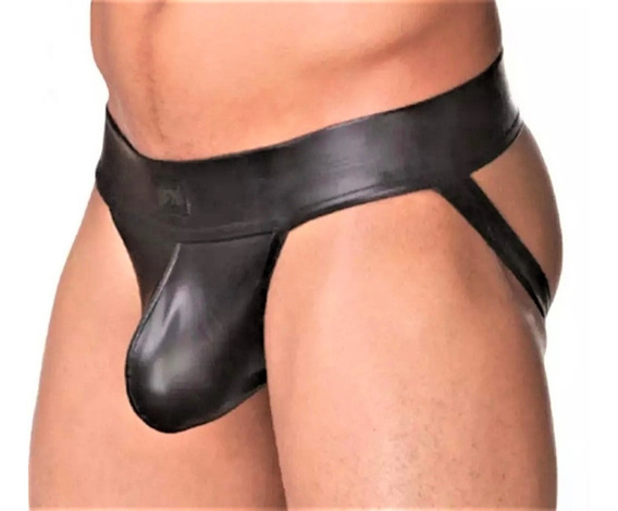 Mulheres de bunda grande na praia Cueca bunda de fora
