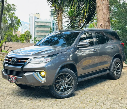 Toyota Fortuner 2.4 Street At 7As