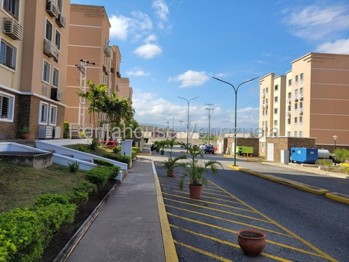 Yoselin Cabesas Vende Apartamento En Ciudad Roca, Yc 25-23837