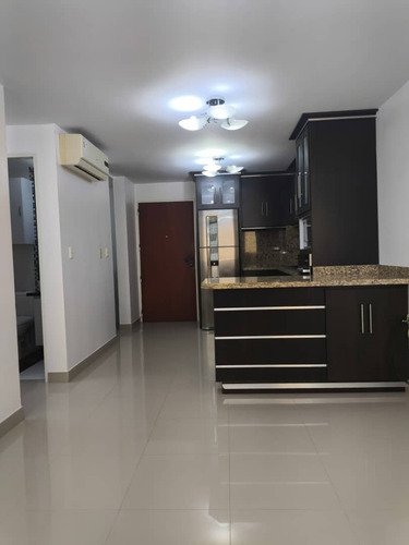 Xv, En Alquiler Apto En Residencias, Piso 3, Vistareal Av Los Agustinos