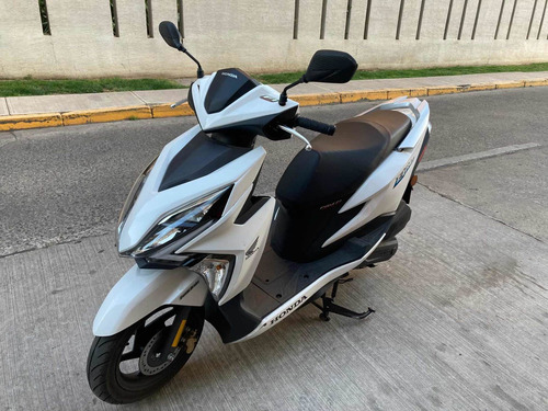 Imagen 2 de 12 de Honda Elite Fi
