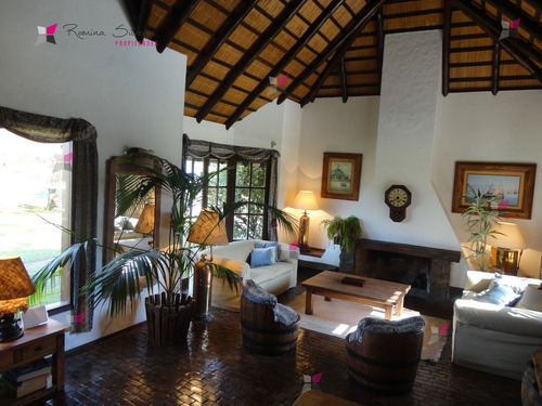 Casa En Estado Inmejorable !!- Ref: 7452