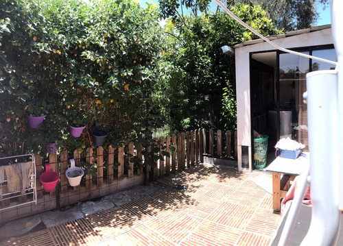 Casa En Venta De 2 Dorm. En San Joaquín