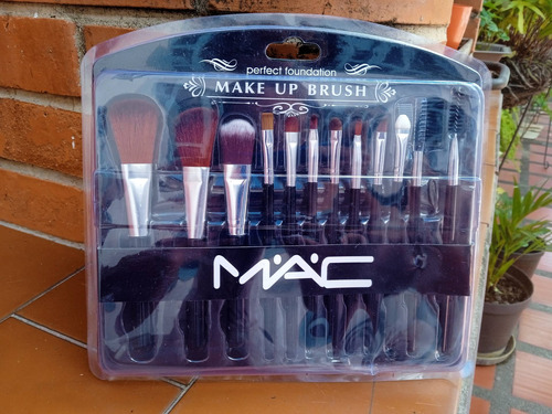 Set De Brochas Maquillaje Mac