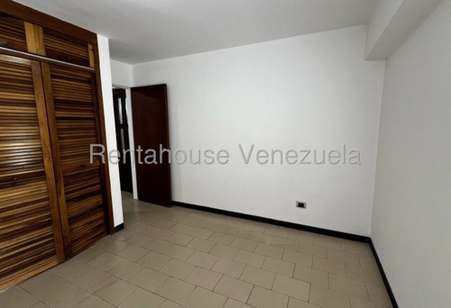 Apartamento En Venta Parroquia La Candelaria 25-20761