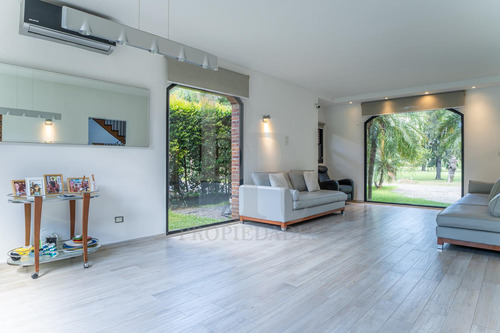 Excelente Casa En Venta Miraflores Country Club - Las Lomitas