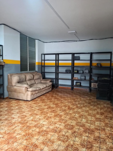 Venta Edificio, Terreno, Local Comercial, Fondo De Comercio. Oportunidad De Inversión En Catia. R.o