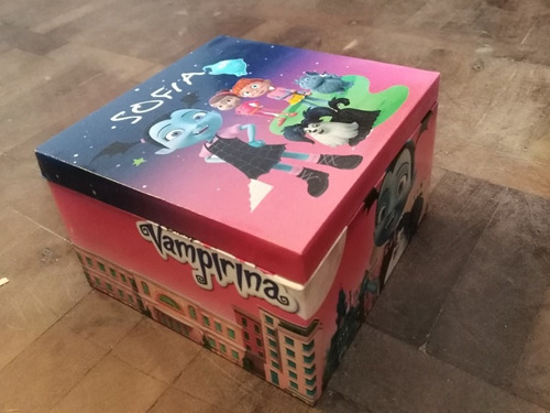 Imagen 4 de 7 de Sorpresitas Cajas De Madera Vampirina
