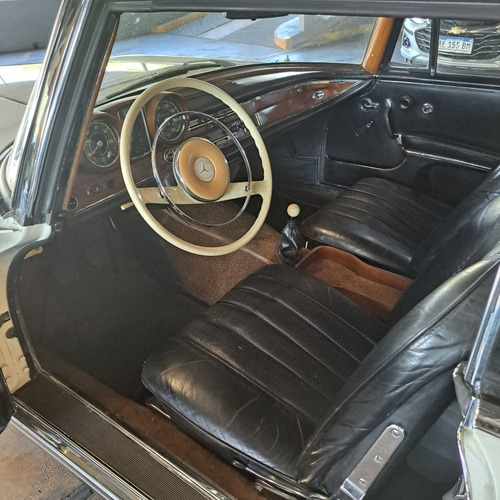 Imagen 16 de 25 de Mercedes Benz 220se