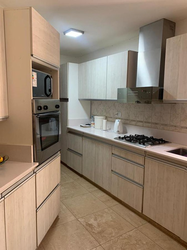Casa En Venta De Cuatro Dormitorios En Alejandro Centeno, Zona Norte