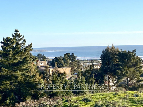 Pichilemu, Casa Con Maravillosa Vista En Sector Re...