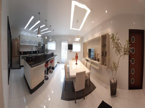 Sobrado Maravilhoso Na Mooca Com 400 M², Quintal Com 125m² Com Espaço Gourmet. - 13803
