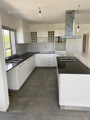 Imagen 11 de 30 de Casa En Venta En Barrio El Canton - Maroto Propiedades