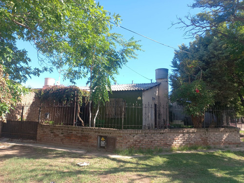 Casa Unanue Y Psje Houssey, Santa Rosa.