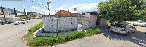 Mas Casa En Venta De Recuperacion Bancaria Ubicada En Agropecuaria, Monterrey Centro, Monterrey Nuevo Leon