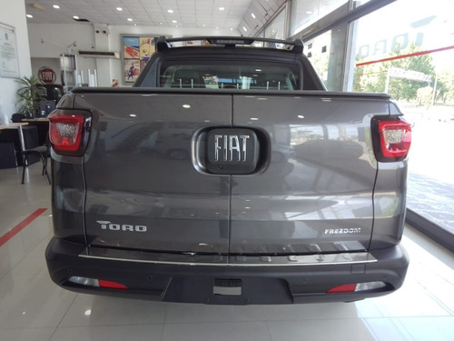 Imagen 6 de 15 de Fiat Toro 1.8 170 E-torq Evo Freedom At6
