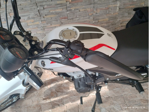 Imagen 12 de 21 de Zanella Rx 150 Z7 Pocos Kms Leer Con Porta Alforjas Y Alforj