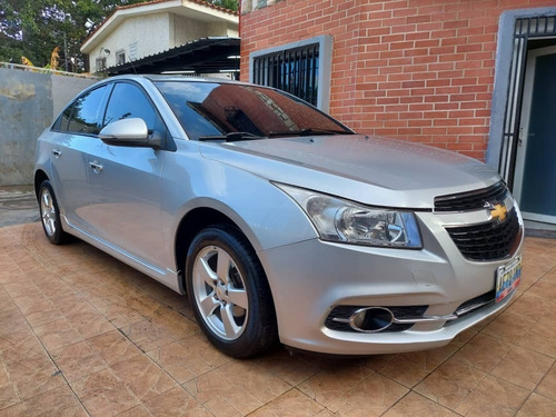 Imagen 2 de 10 de Chevrolet Cruze