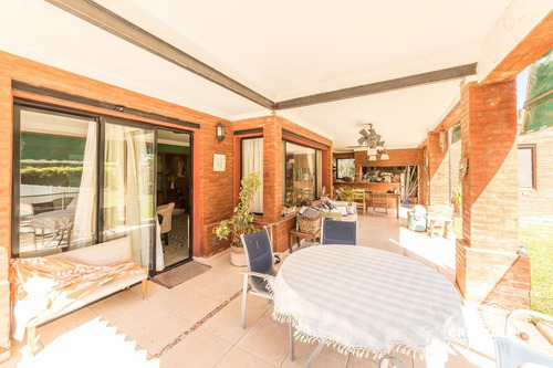 Imagen 29 de 30 de Venta Casa 3 Dormitorios En Suite, Pileta. - San Marino, Funes Hills.
