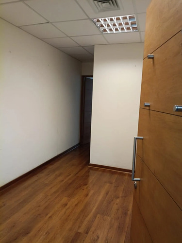 Arriendo Oficina Kennedy Piso 3