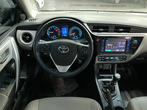 Imagen 10 de 15 de Toyota Corolla 1.8 Xei Pack
