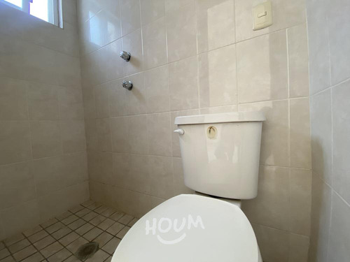 Casa En Jardín Real, Zapopan Con 4 Recámaras, 220 M², Id: 153696