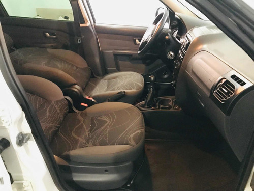 Imagem 7 de 12 de Fiat Siena 2015 1.0 El Flex 4p