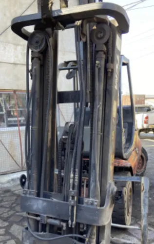 Autoelevador Tractor Ofrezco Torre Triple C/desplazador Tcm