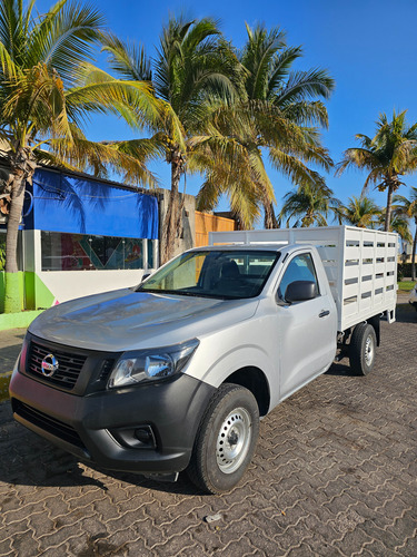Nissan Estacas Np300