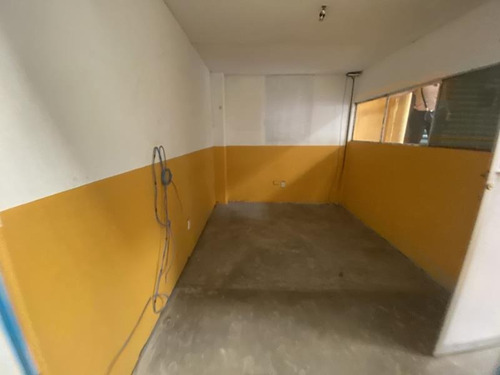 Bodega Comercial En Venta Col. Venta Prieta. A Una Cuadra De Bonfil. Inversión Funcional.