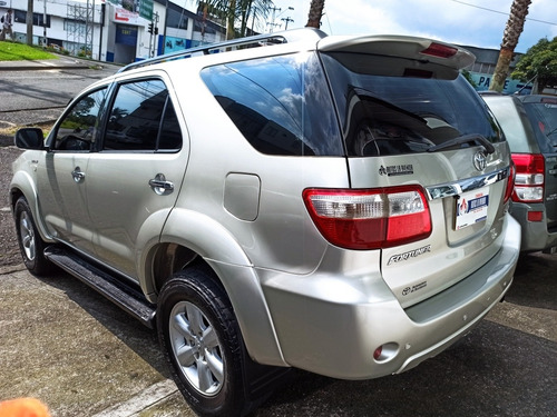Toyota Fortuner 2010 3.0 Sr5