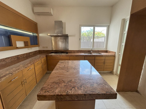Casa Sm19 C/ 3 Recamaras, Alberca, Jardin, En Privada C/ Áreas Verde Y Seguridad