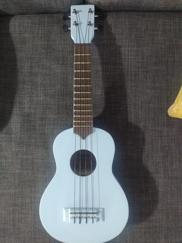 Imagen 3 de 4 de Ukele Gracia