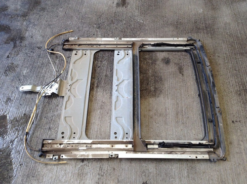 Riel Base De Quemacocos Jeep Liberty Limited 4x4 Mod 02 Oem