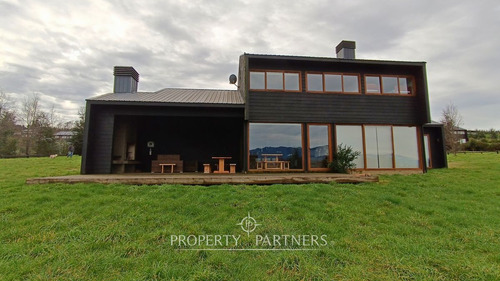 Casa En Exclusivo Condominio En Panguipulli