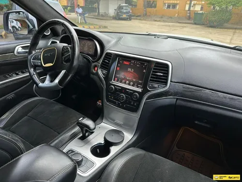 Jeep Grand Cherokee 6.4 Srt8
