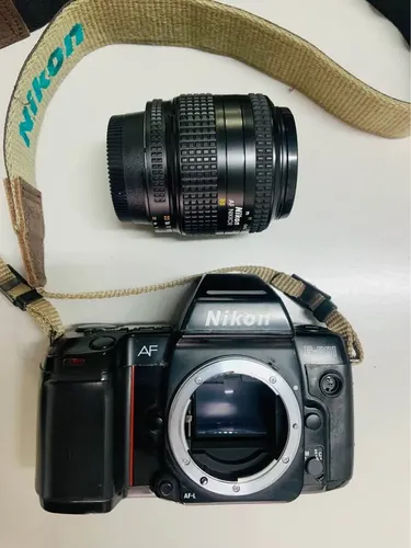 Câmera Fotográfica Analógica Nikon F-801 Com Lente 35-80mm